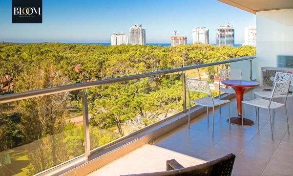Moderno Apartamento, 2 Dormitorios, Be Punta. Punta del Este.