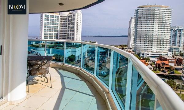 Hermoso apartamento de 3 dormitorios en suite, Vista al mar, Casino Tower, Punta del Este
