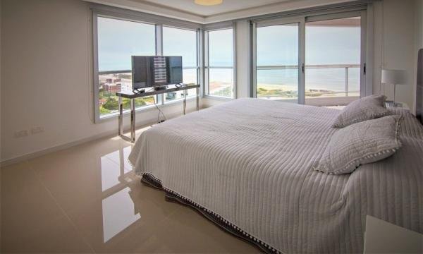 Hermoso apartamento, 3 Dormitorios y Dep. Look Brava