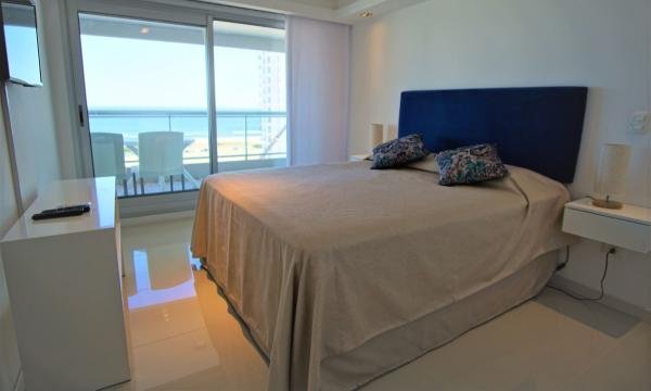 Moderno apartamento, 2 suites, a pasos del mar, Look Brava, Punta del Este