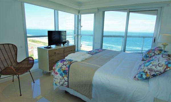 Espléndido Apartamento, Piso Alto, 3 Dormitorios y Dep.