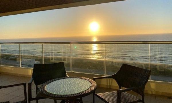 Espectacular piso alto con vista