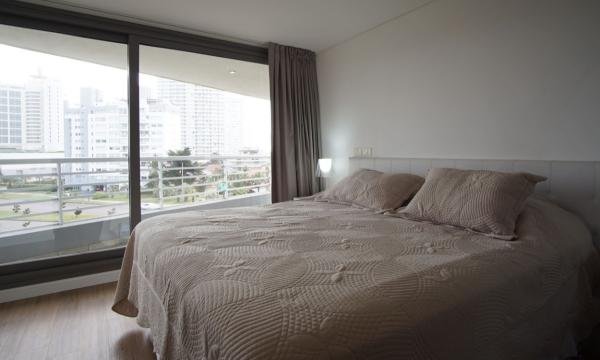 Moderno y funcional 2 Dormitorios, Playa Mansa.