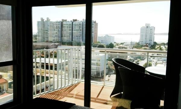 Amplio apartamento 2 suites, vista al mar, Torre Onix, Punta del Este.