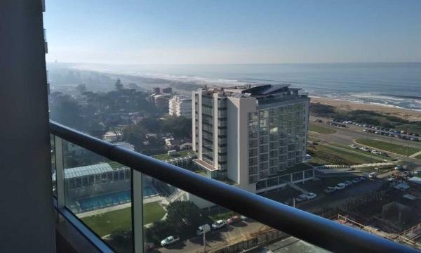 3 dormitorios más dependencia de servicio