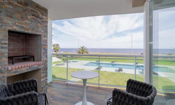 Moderno apartamento, 2 dormitorios 2 baños, primera linea mansa