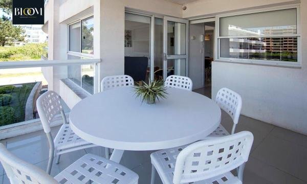 Hermoso apartamento 2 dormitorios, Sunrise Residence, Punta del Este.