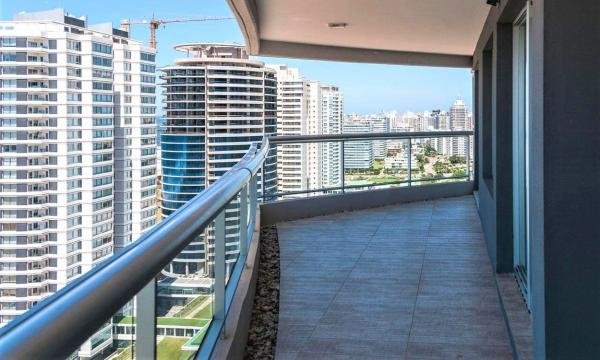 Espectacular Apartamento, 3 Domitorios y Dep. Look Brava